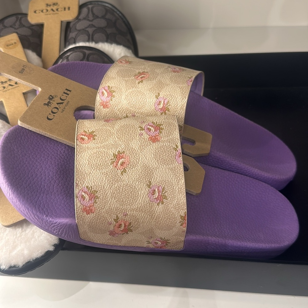 NWT Coach Udele Sport Slide
In Signature Canvas With Floral Print 💜 - Picture 6 of 12